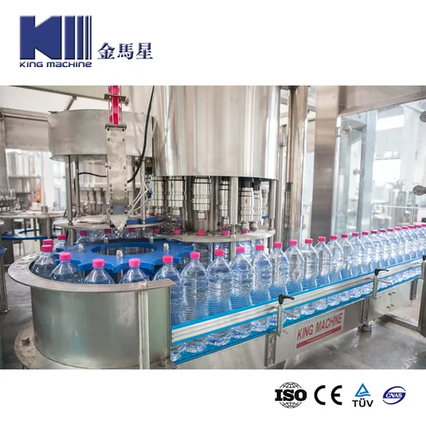 ملء الخمور الخمور وختم آلة السائل معالجة المياه وآلة ملء الزجاجة 1 لتر